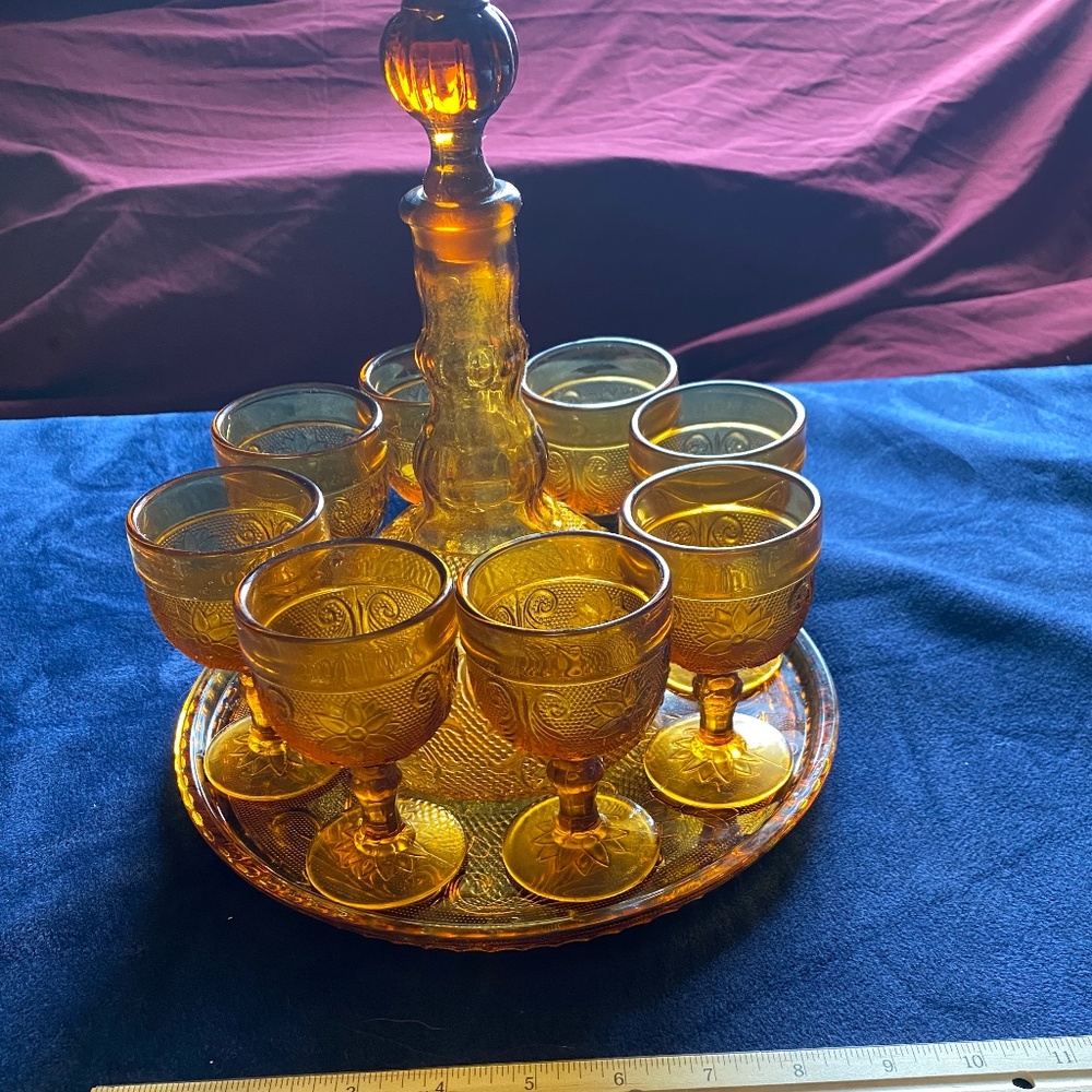 Tiara glass decanter set